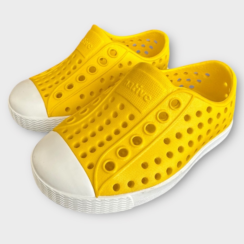 NEW Native Jefferson Yellow Baby Size 4 Slip On Sneakers Shoes Outdoor Active C4